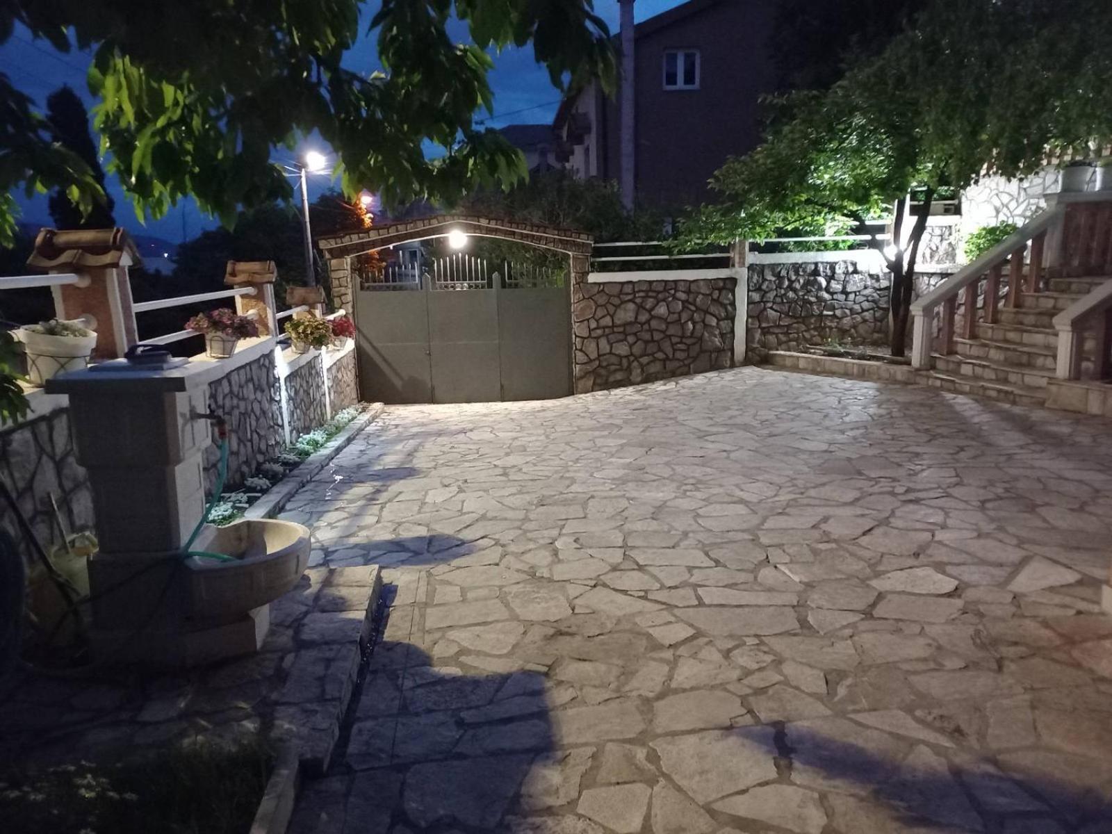 Breze * Podgorica
